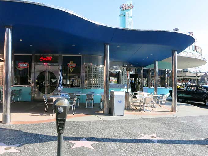 メルズ・ドライブイン