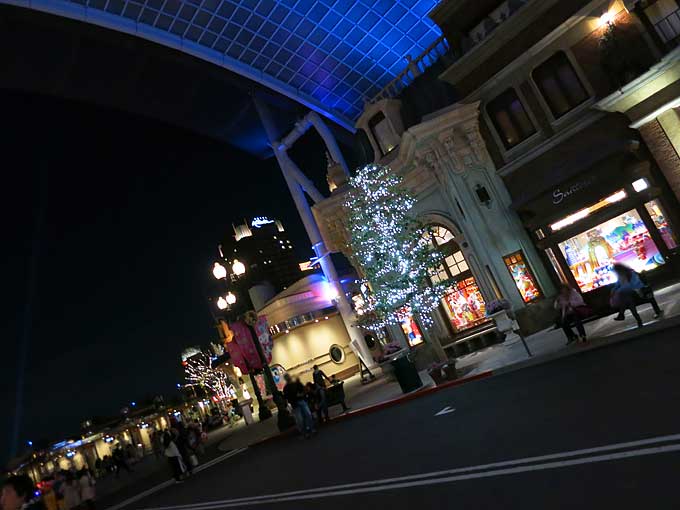 夜のUSJ