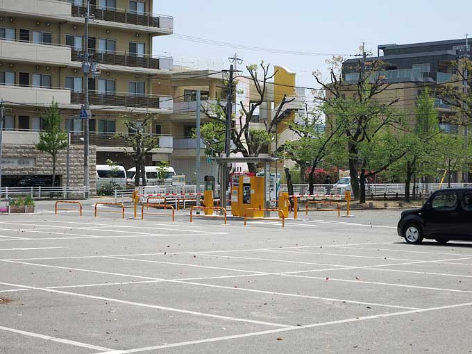 西武庫公園の駐車場