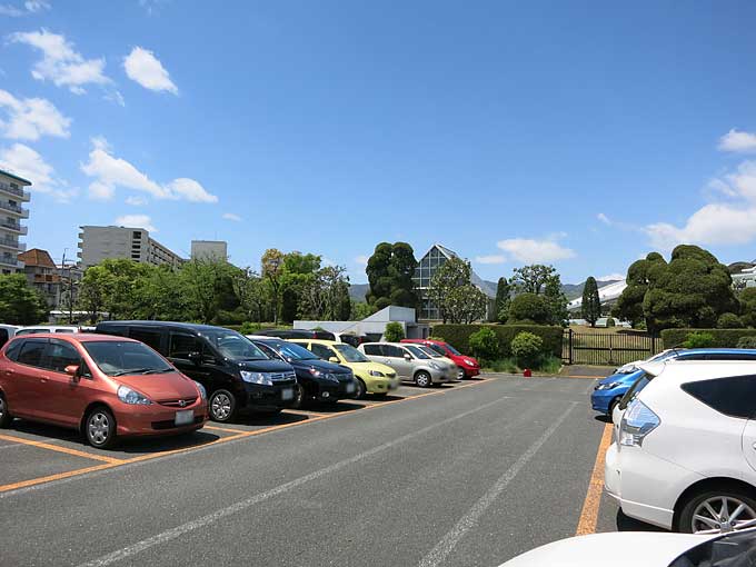 阪神競馬場・東門駐車場