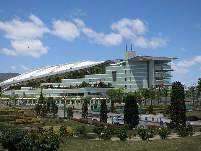 阪神競馬場・セントウルガーデン