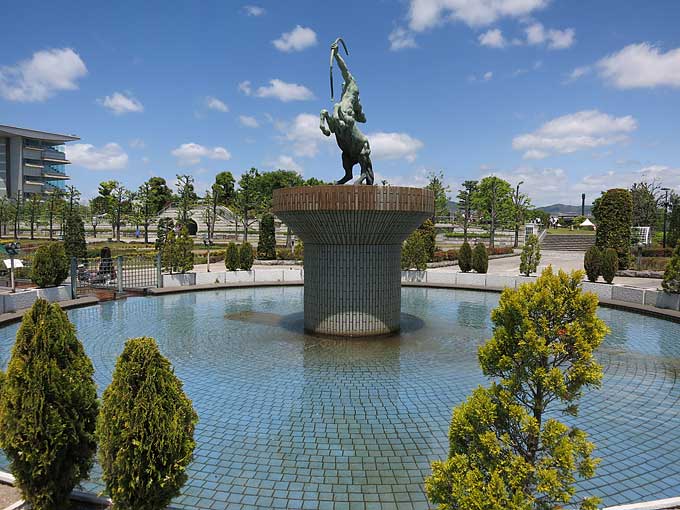 阪神競馬場・セントウルガーデンのケンタウロス