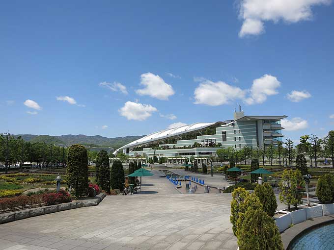 阪神競馬場・セントウルガーデン