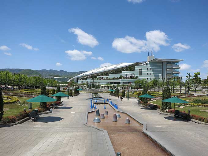 阪神競馬場・セントウルガーデン