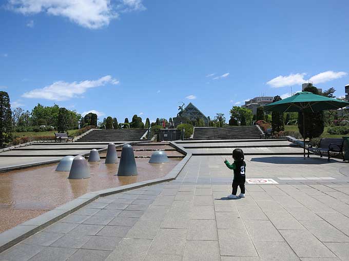 阪神競馬場・セントウルガーデン