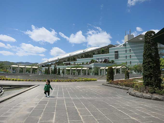 阪神競馬場・セントウルガーデン