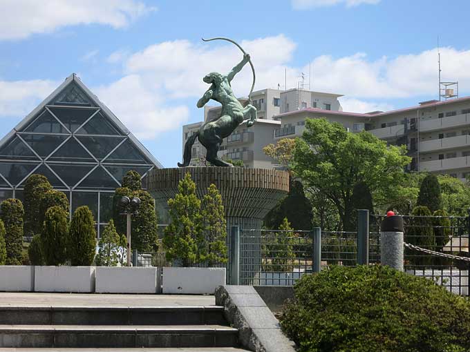 阪神競馬場・セントウルガーデンのケンタウロス