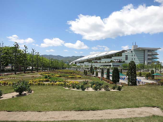 阪神競馬場・セントウルガーデン
