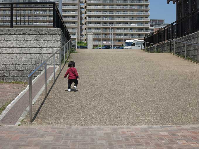 新西宮ヨットハーバーのマリーナの通路