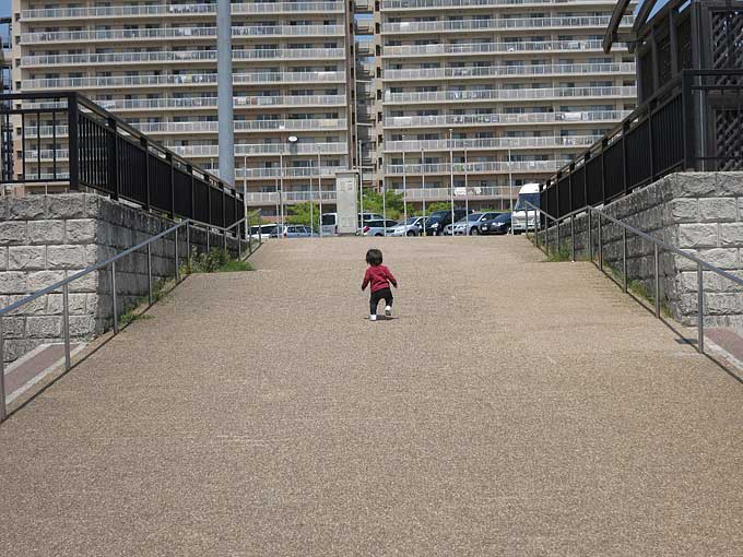 新西宮ヨットハーバーのマリーナの通路