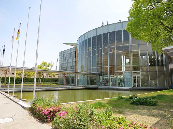 新西宮ヨットハーバーの建物