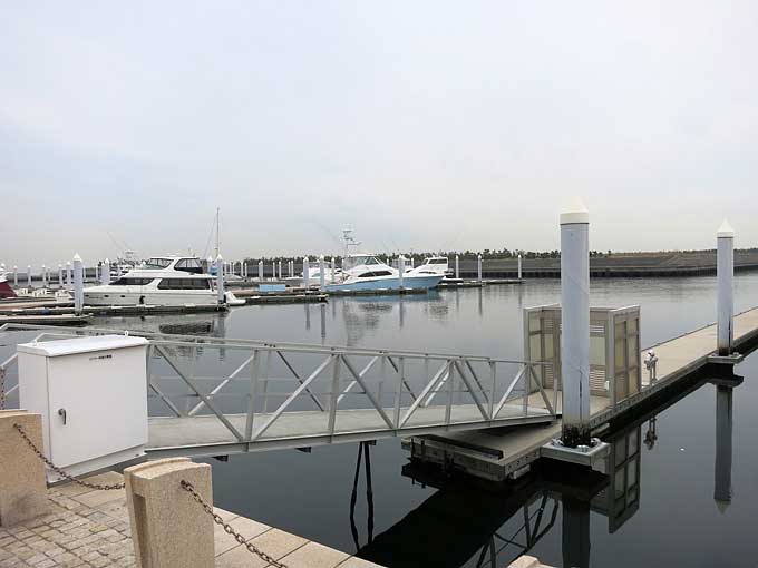 芦屋マリーナ桟橋