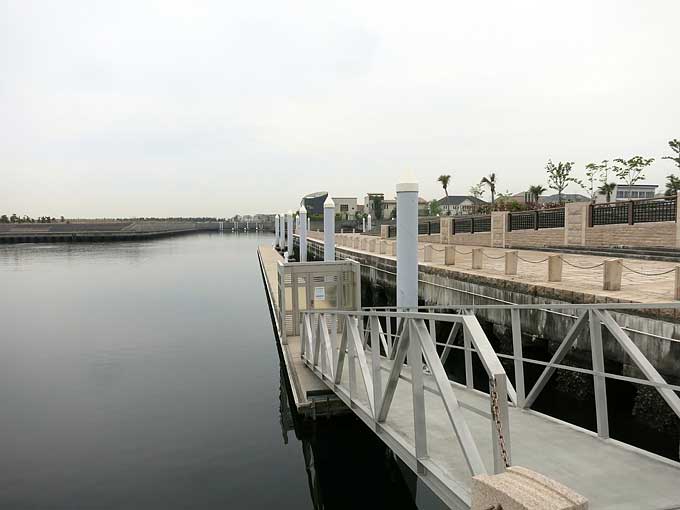 芦屋マリーナ桟橋