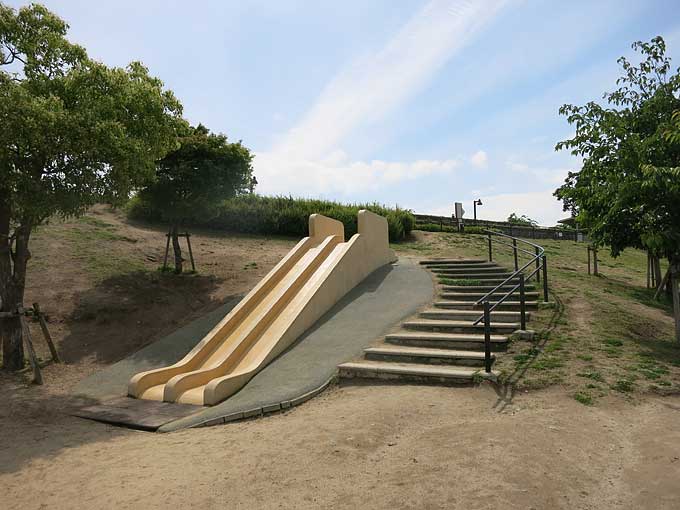 伊丹スカイパーク・すべり台