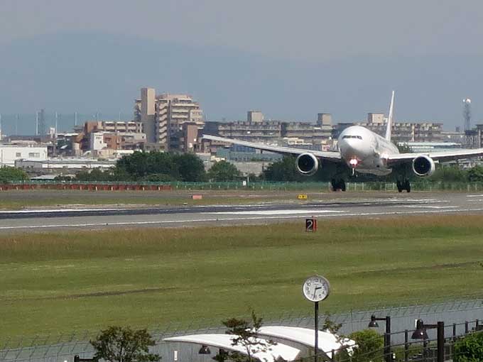 伊丹スカイパーク・飛行機の着陸