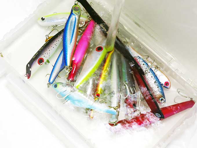シーバスルアー使用後の洗い方・メンテナンス・お湯をかける