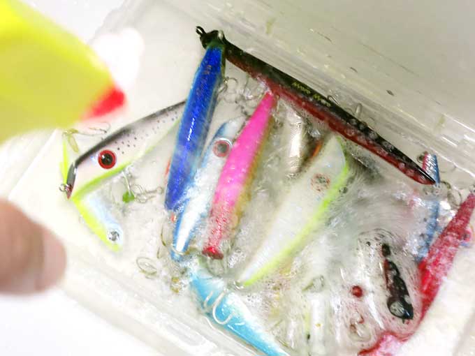 シーバスルアー使用後の洗い方・メンテナンス・バスマジックリン