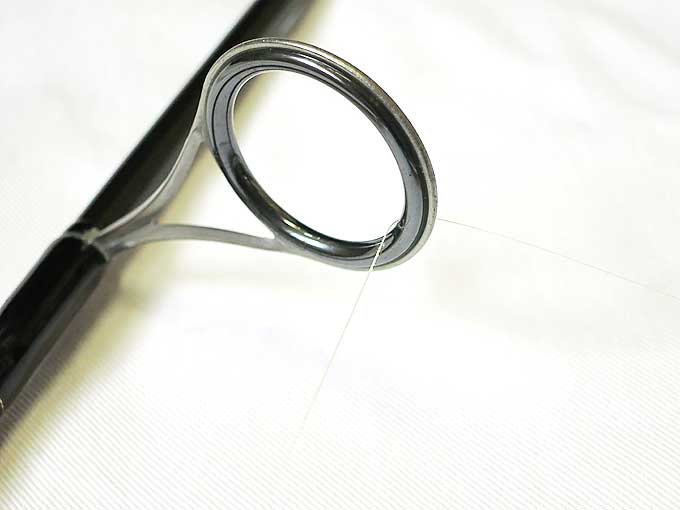 ラインをガイドに通す