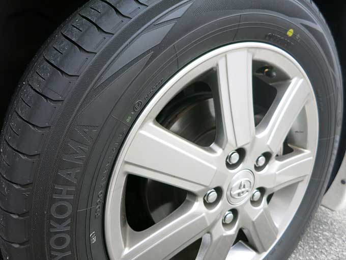 VOXYにエコ(低燃費)タイヤ・YOKOHAMA BluEarth