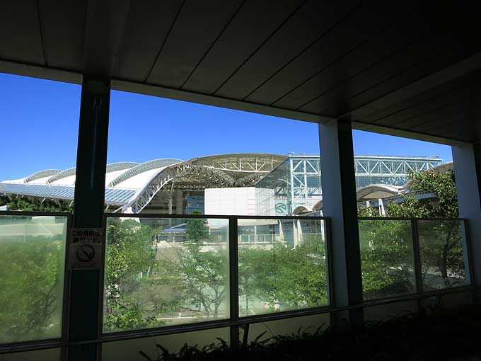 阪神競馬場に到着!