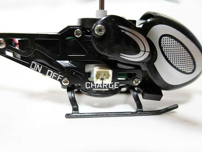 micro helicopter3 充電口
