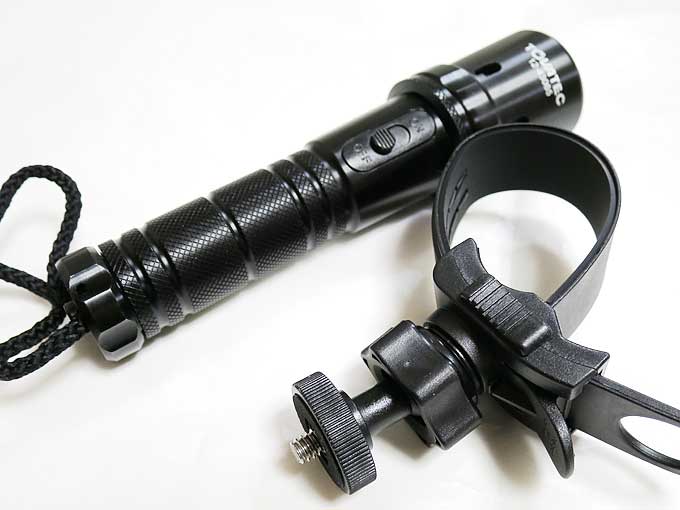 ロールバーマウント MT-RB001とINTOVA 防水LEDズームライト