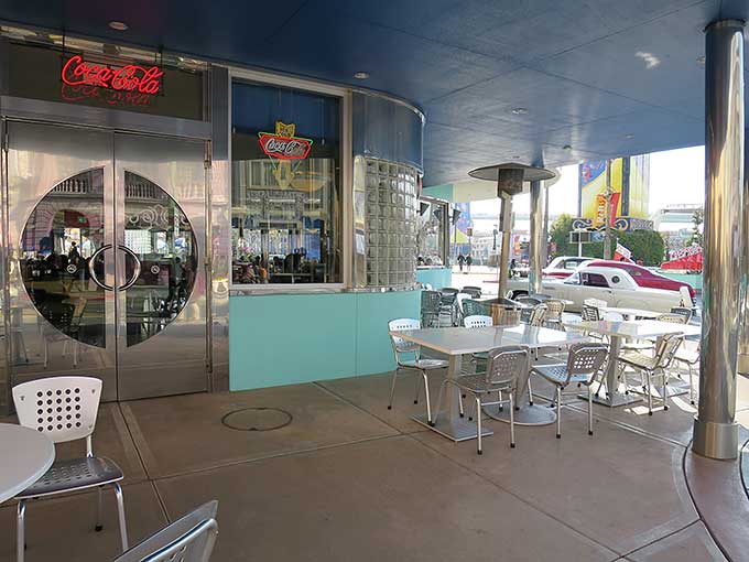 メルズドライブイン