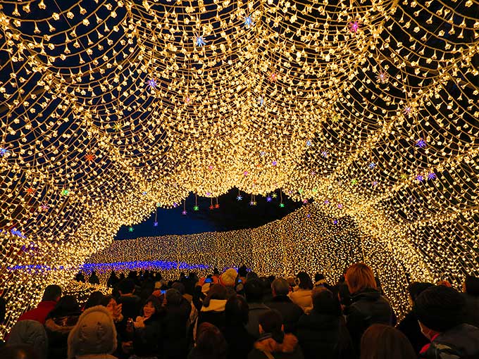 光のトンネル出口