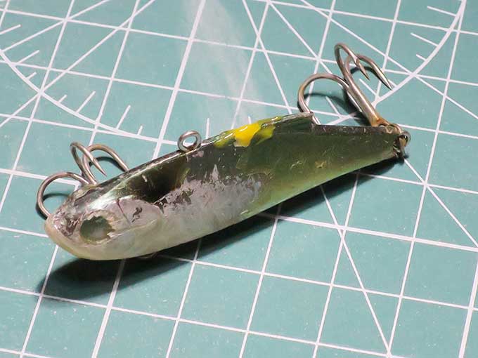 光硬化パテを盛る