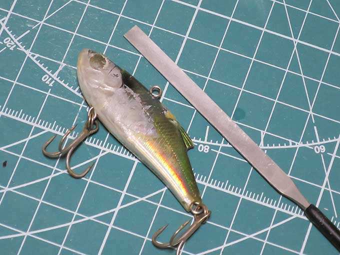 平ヤスリを使用