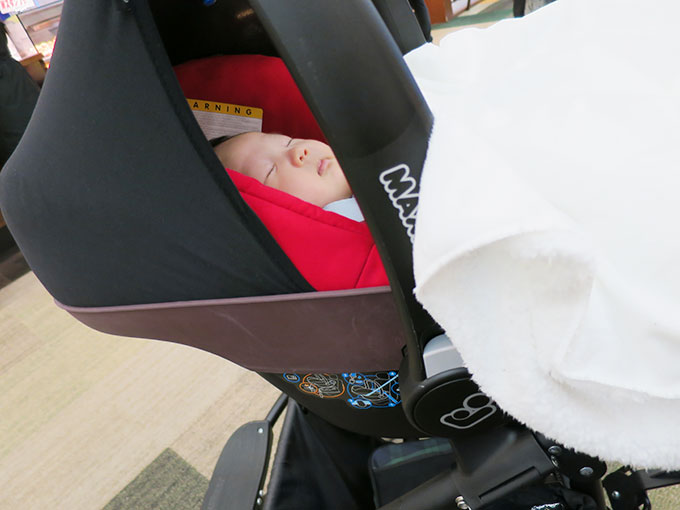 エアバギーとマキシコシ