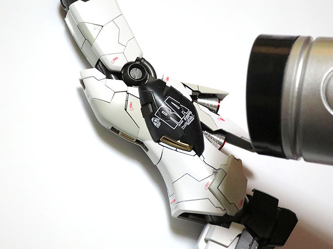 デカールに軽くドライヤー