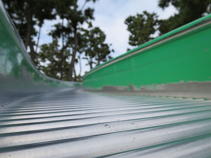 ローラーになっている滑り台