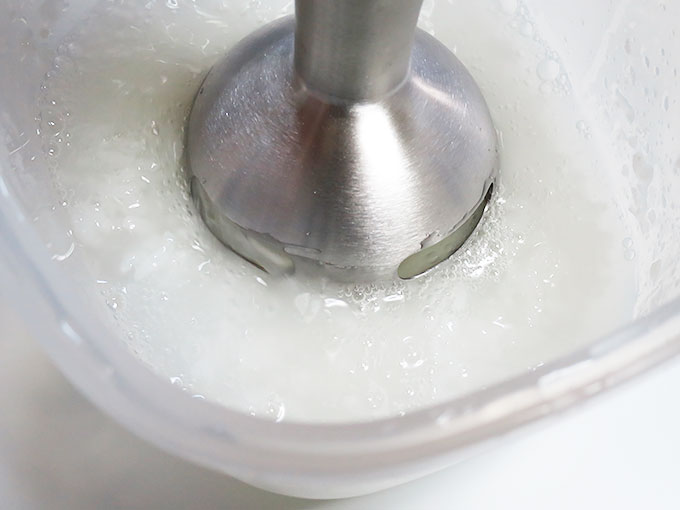 ブレンダーのスイッチをオン!