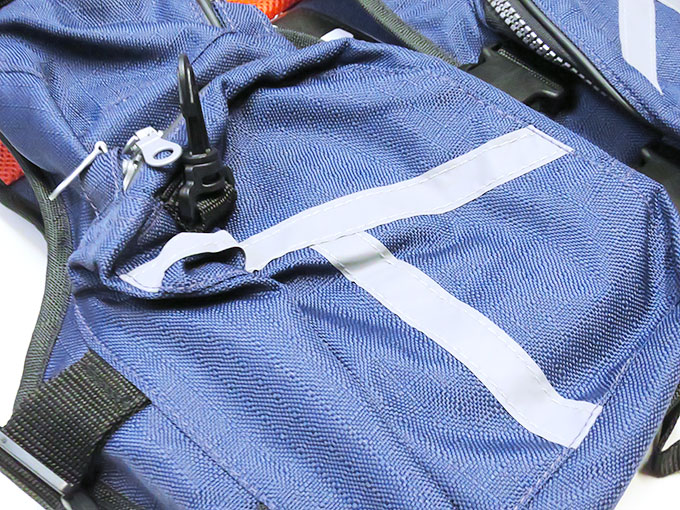 PROX(プロックス)の子供用フローティングベストのポケットと反射ワッペン