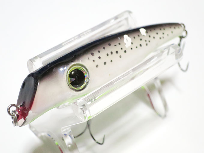 ルアーの目玉補修完了