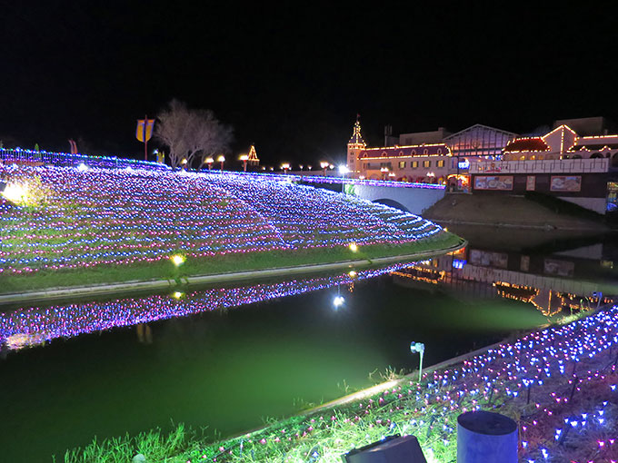 水路のイルミネーションは最高!