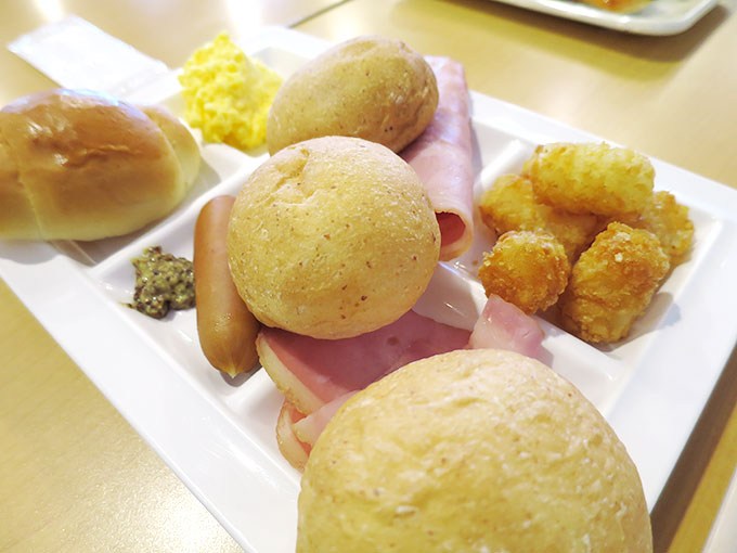 レオマの森・朝食のバイキング
