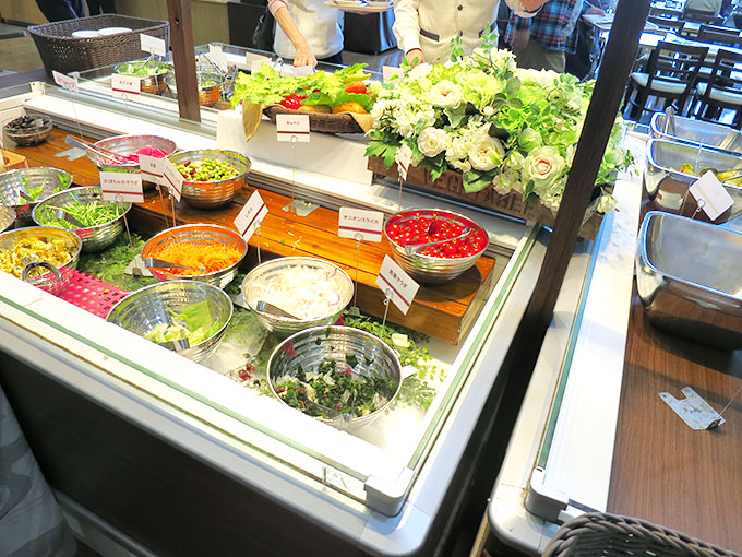 サラダバー