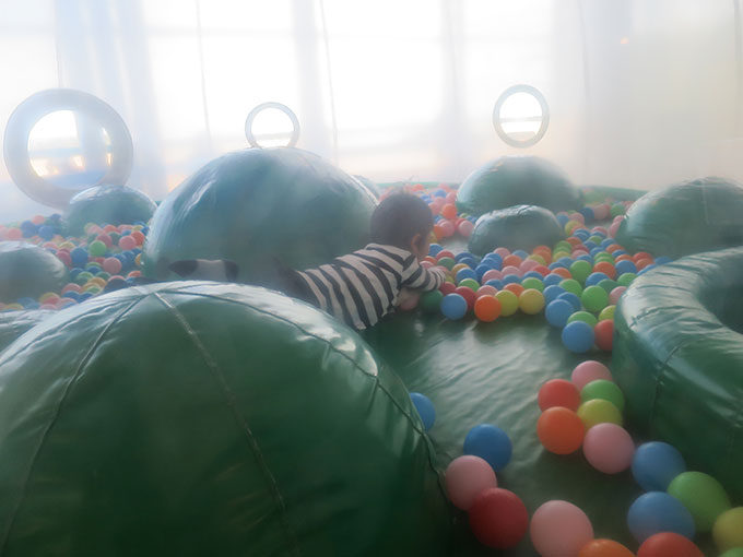 ボールカプセル体験中