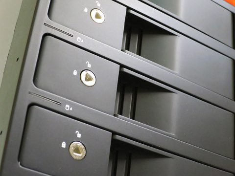 裸族のカプセルホテルVer.2をHDDケースに使ってみた感想!