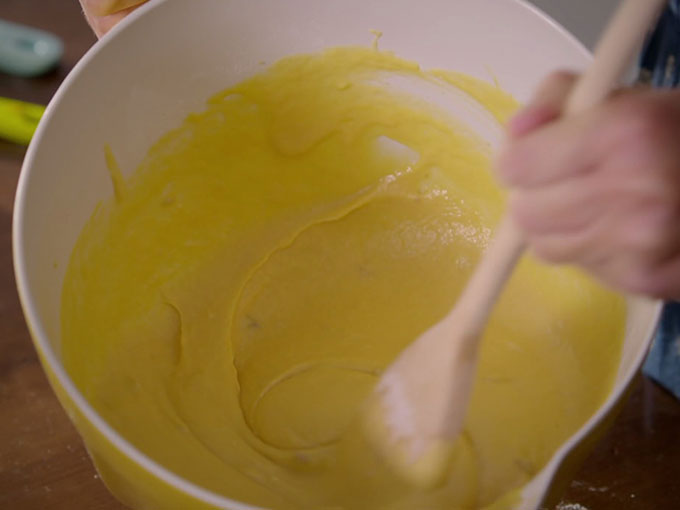 癒やしのヘーゼルナッツ・タルト製作中