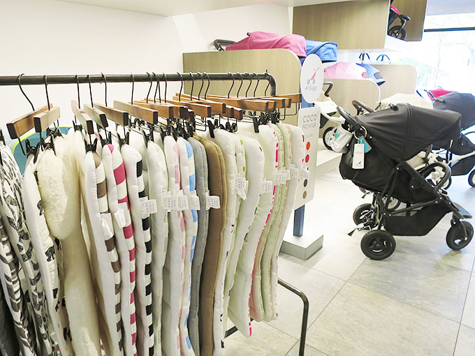 ベビーカー関連のアイテムも