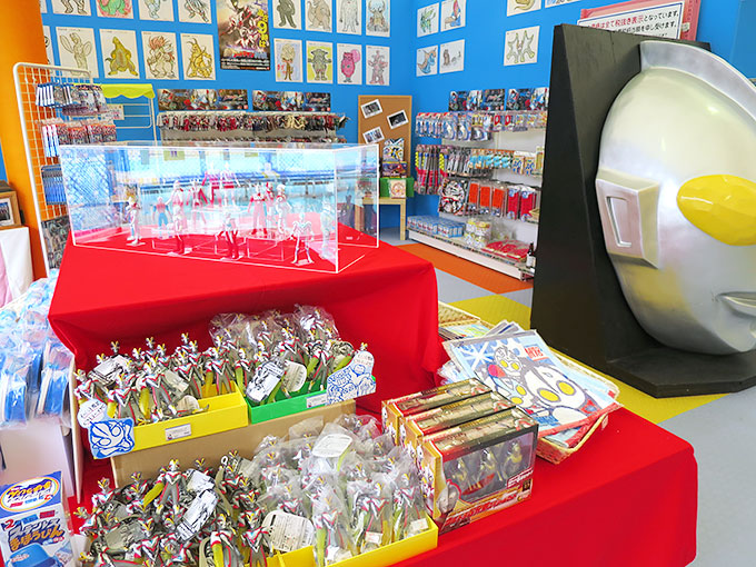 ウルトラマングッズの販売