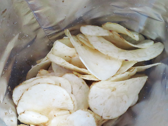 湖池屋工場直送便 ポテトチップス うすしお味を開封