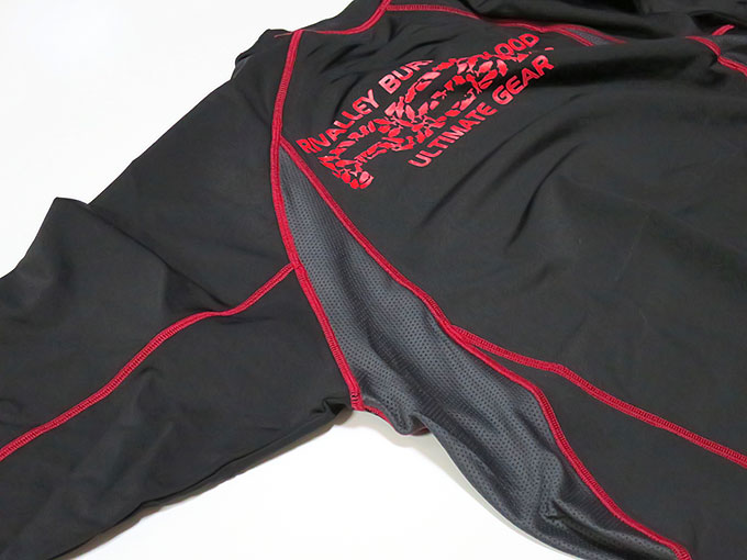 ワキはメッシュ生地