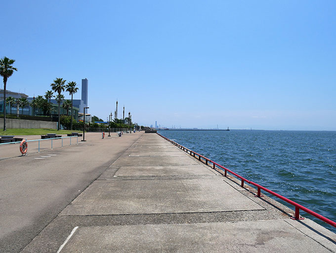鳴尾浜臨海公園海づり広場・大阪方面