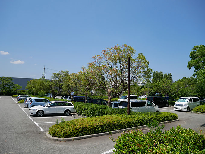 鳴尾浜海釣り公園の駐車場