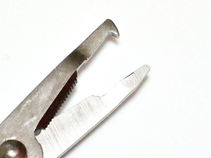 小さいスプリットリングも開けられる