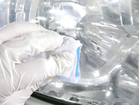 ヘッドライトのくもりは研磨で除去してピッカピカUVコート!!